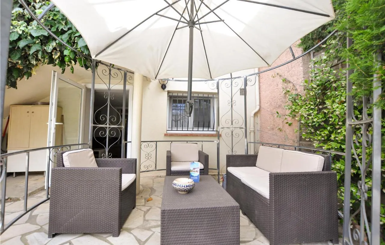 2 Bedroom Beautiful Apartment In Cogolin