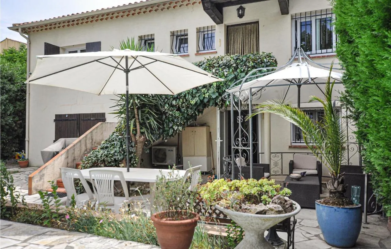 2 Bedroom Beautiful Apartment In Cogolin France