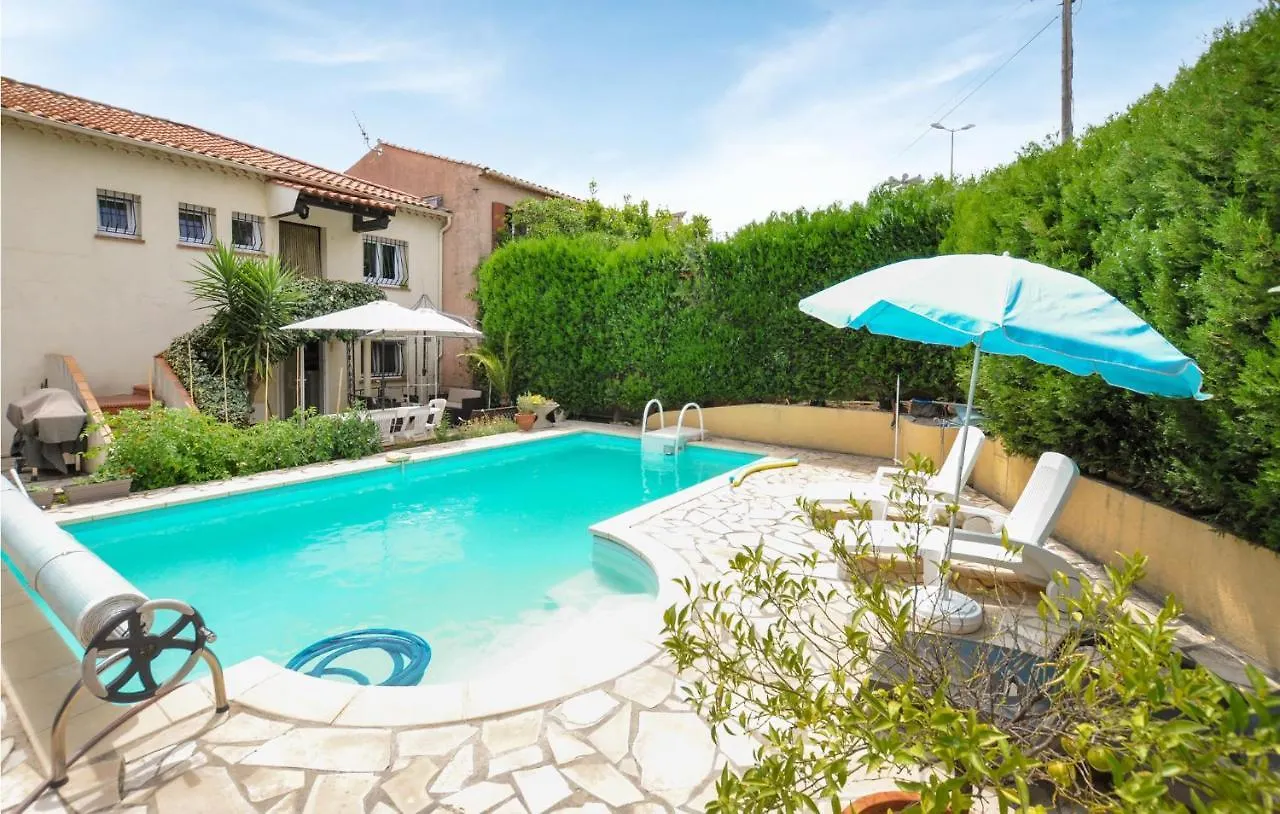 2 Bedroom Beautiful Apartment In Cogolin